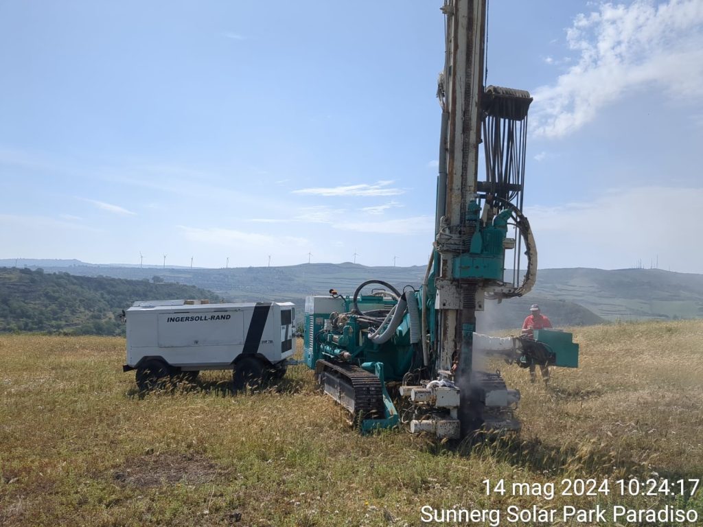 Realizzazione pali per fotovoltaico a Caltanissetta